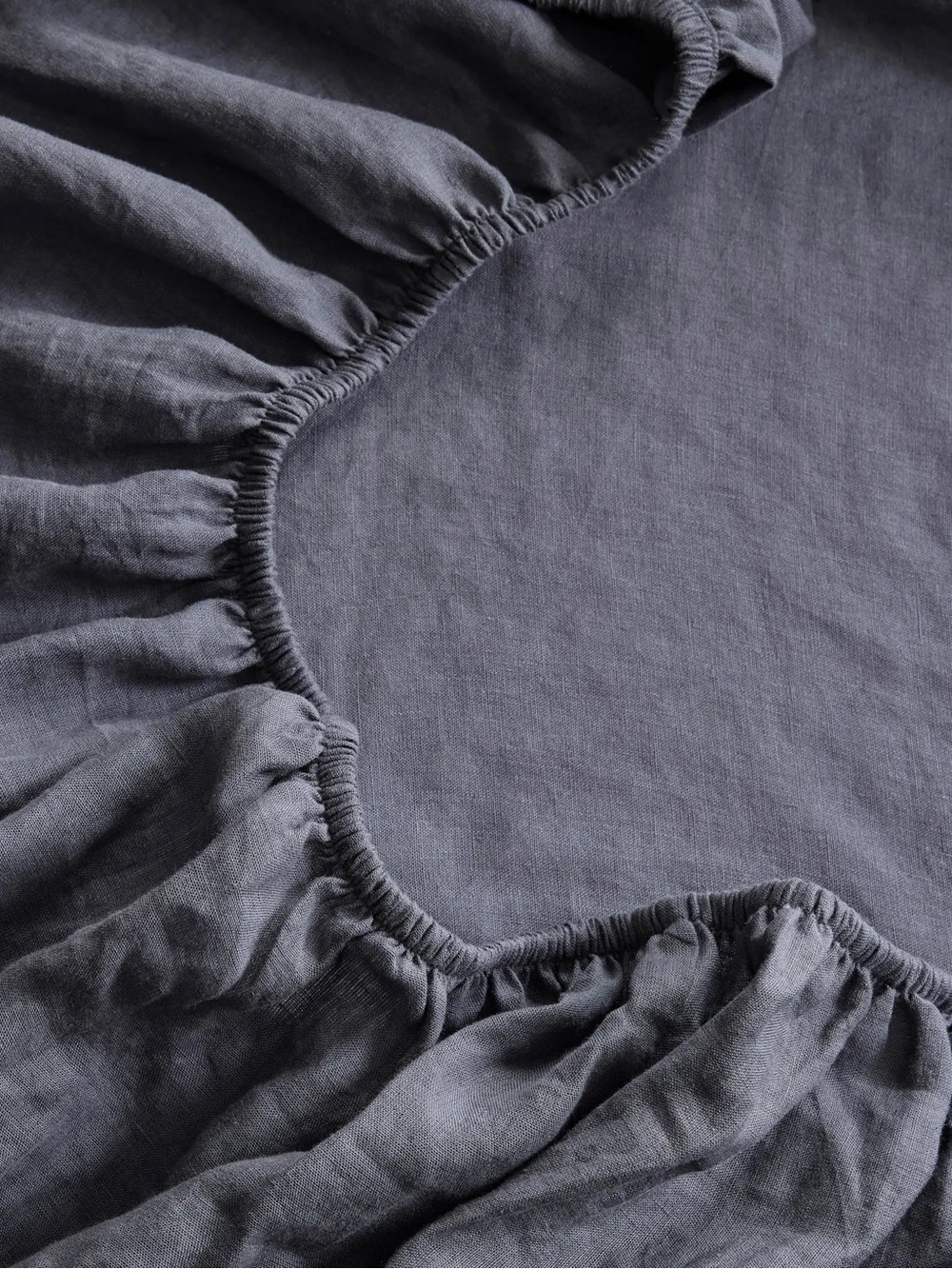 New Quince European Linen Sheet Set Split King (5-piece set) MSRP $214 Nightfall - Picture 2 of 7